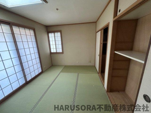 寝屋川市成田東が丘2階建の和室