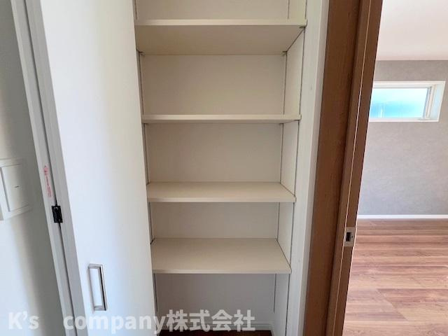 茅ヶ崎市松が丘1丁目　新築戸建　１号棟の収納|4段式収納スペース◇