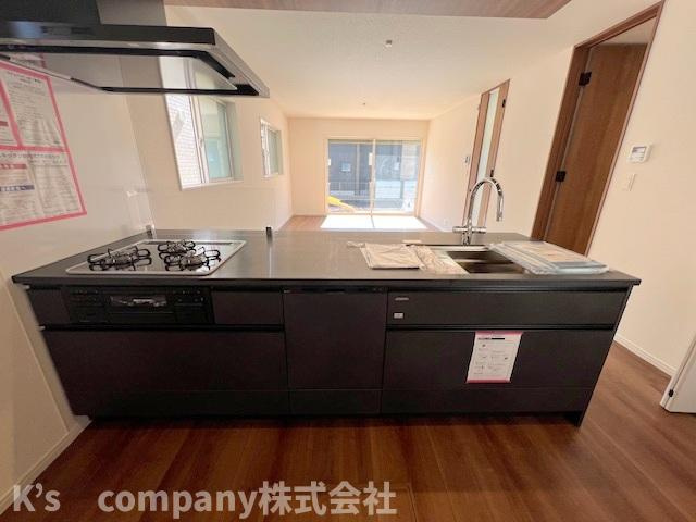 茅ヶ崎市松が丘1丁目　新築戸建　１号棟のキッチン|システムキッチン◇◇