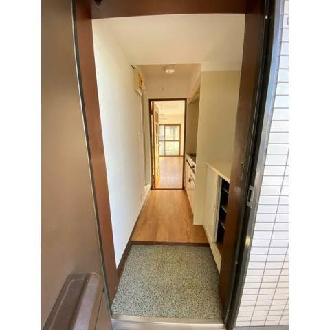 サニーライフ四谷の玄関