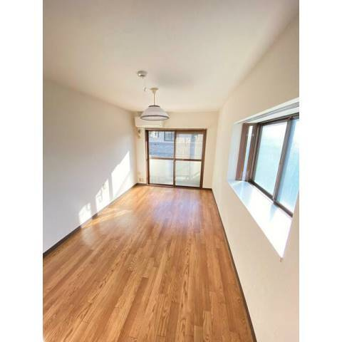 サニーライフ四谷の洋室