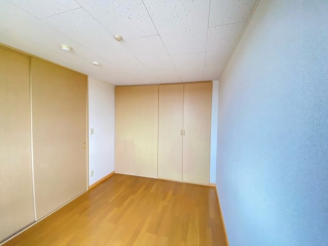 レオパレスドミールＡ館の居間・リビング