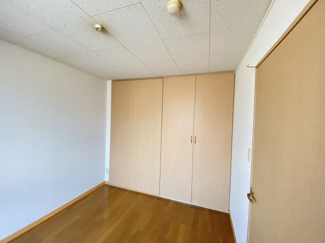 レオパレスドミールＡ館の居間・リビング