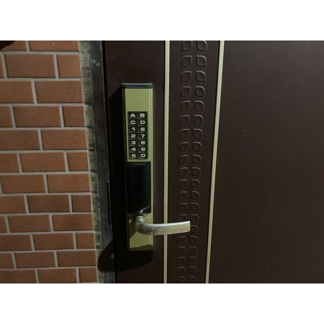 グランドマンションの玄関