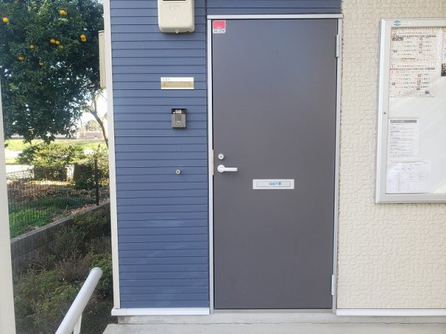 レオネクストｗｉｎ　ｂｏｏｍの玄関