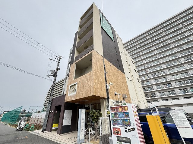 パルム新三国の外観