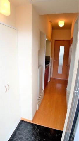 レオパレスＲｉｖｅｒ　Ｌａｎｄの玄関