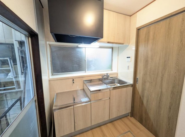 桜ヶ丘リノベ戸建のキッチン