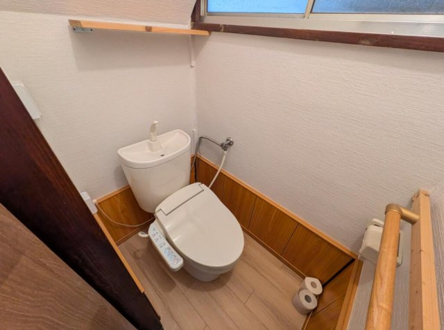 桜ヶ丘リノベ戸建のトイレ