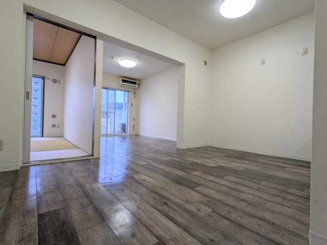 ユーコート南与野の居間・リビング