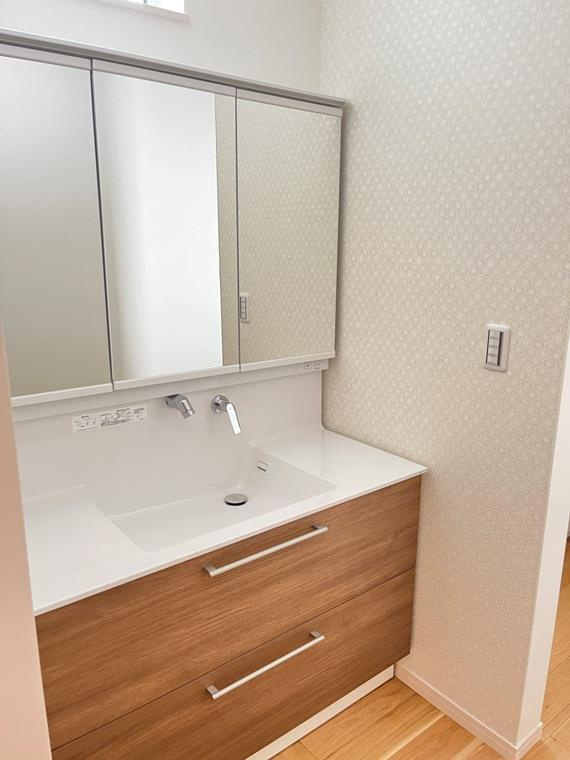 大門戸建の洗面所