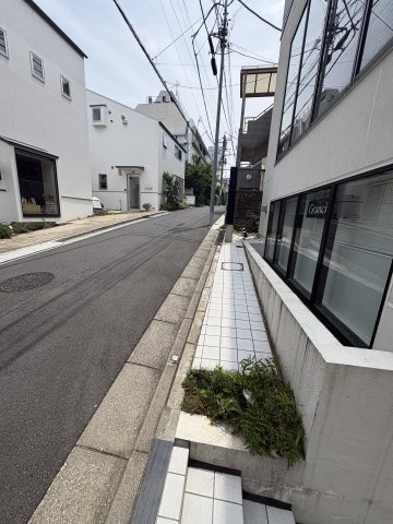神宮前COURTⅡのその他|前面道路