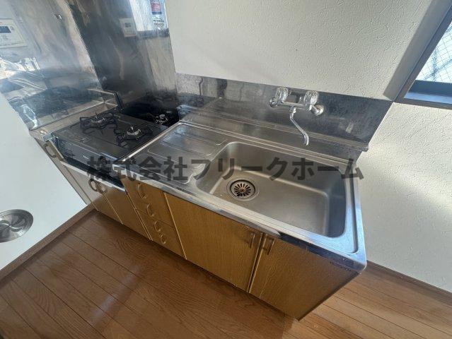 三鷹市井の頭１丁目のアパートのキッチン