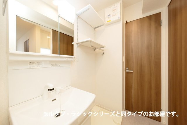 ゴールド　ティアラの洗面所