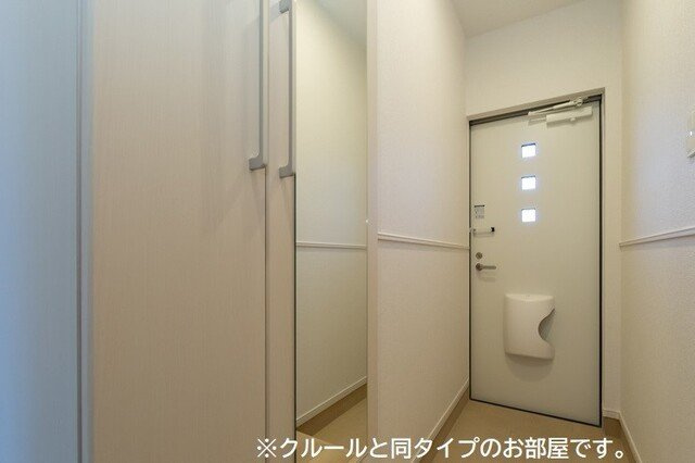 カーサ　アバンツァートの玄関