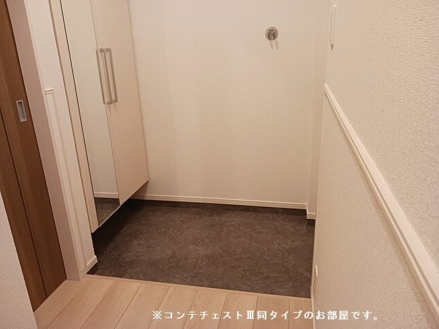 クルタ　ラプシの玄関