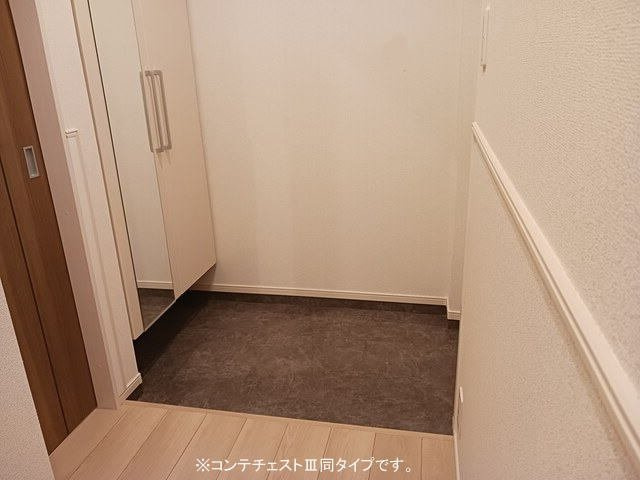 クルタ　ラプシの玄関