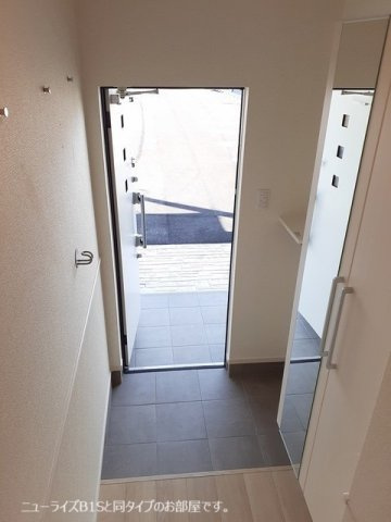 ＧＲＯＶＥ　ＳＴＡＧＥ　Ａ棟の玄関