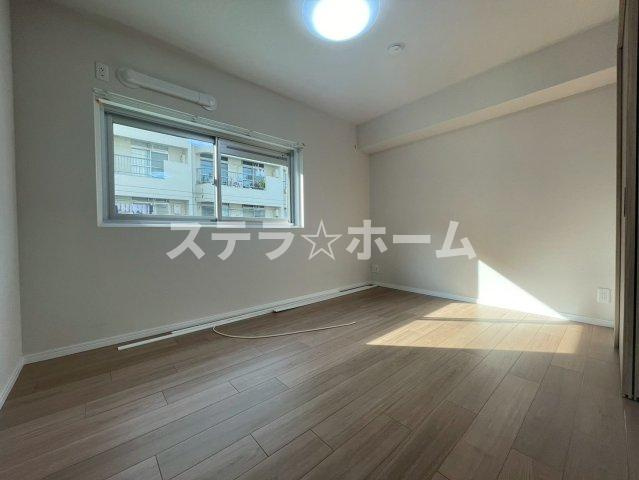 財形第3新大阪ハイツの洋室|個人の部屋や寝室として使える洋室です