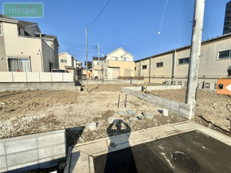 【前面道路含む現地写真】