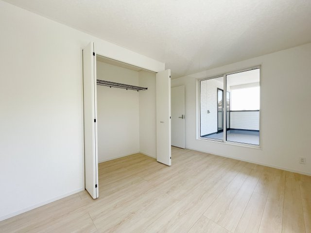 新築戸建・新築建売　伊勢崎市田部井町第9　あずま東小学校・あずま中学校の洋室