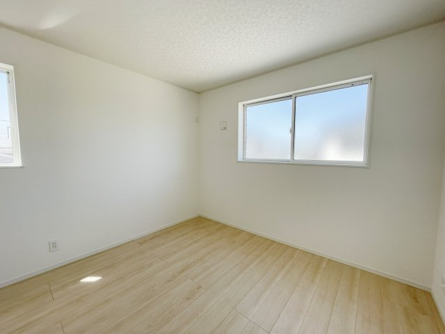 新築戸建・新築建売　伊勢崎市田部井町第9　あずま東小学校・あずま中学校の洋室