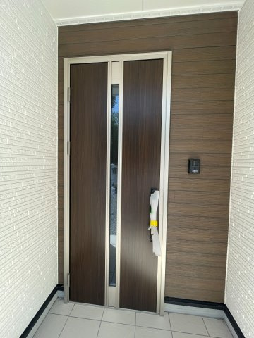 新築戸建・新築建売　伊勢崎市田部井町第9　あずま東小学校・あずま中学校の玄関
