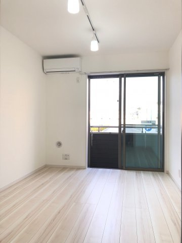 プラウドシャトー若葉の居間・リビング