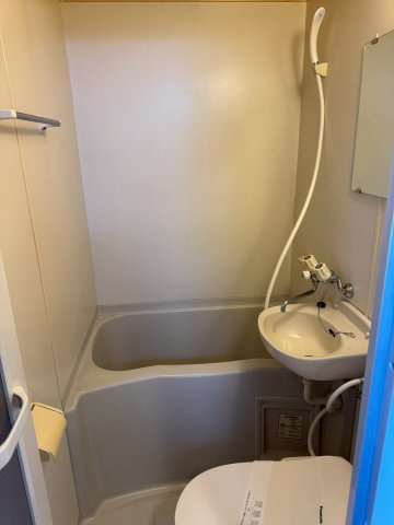 メゾンマロニエの浴室