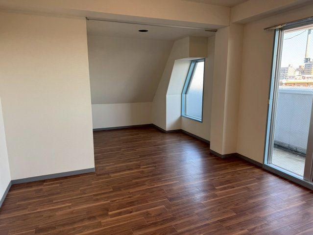 メゾンマロニエの居間・リビング