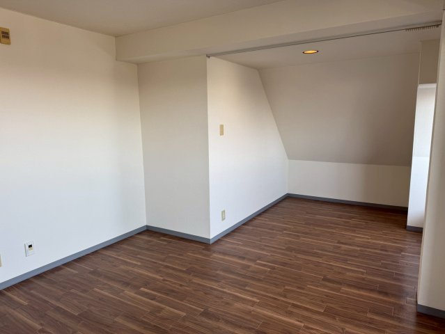 メゾンマロニエの居間・リビング