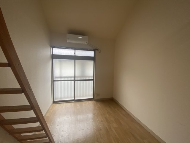 ハイツシバタ１号館の居間・リビング