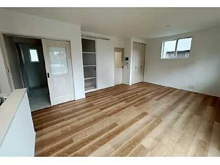 佐伯区八幡3丁目の居間・リビング