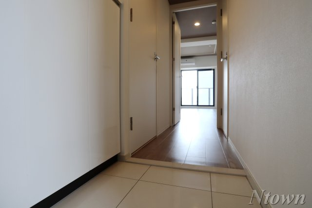 【玄関】 | lives residence 太閤通 | 収納もある玄関です