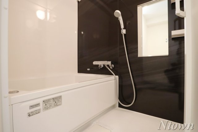 【浴室】 | lives residence 太閤通 | 落ち着いた空間のお風呂です