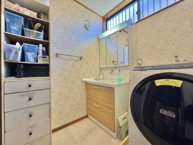 古河市尾崎中古戸建の洗面所