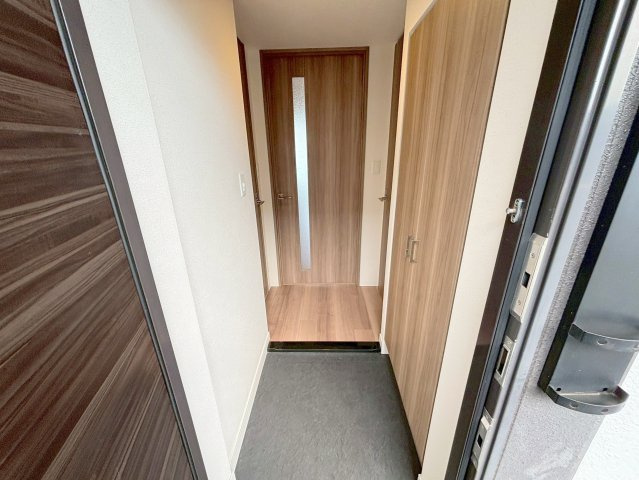 プレサンス新大阪ザ・シティの玄関