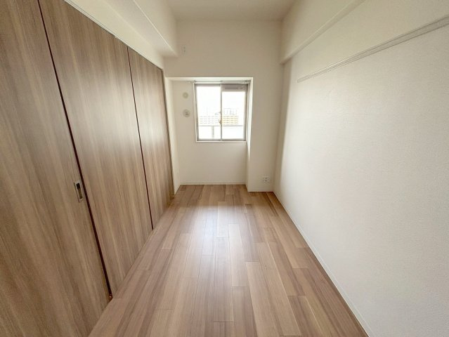 プレサンス新大阪ザ・シティの洋室