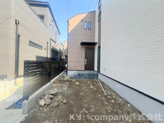 茅ヶ崎市松が丘1丁目　新築戸建　7号棟の庭|駐車スペース◇