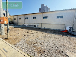 【前面道路含む現地写真】 | 小学校3分　保育所3分　ドラッグストア1分　早稲田　6号棟