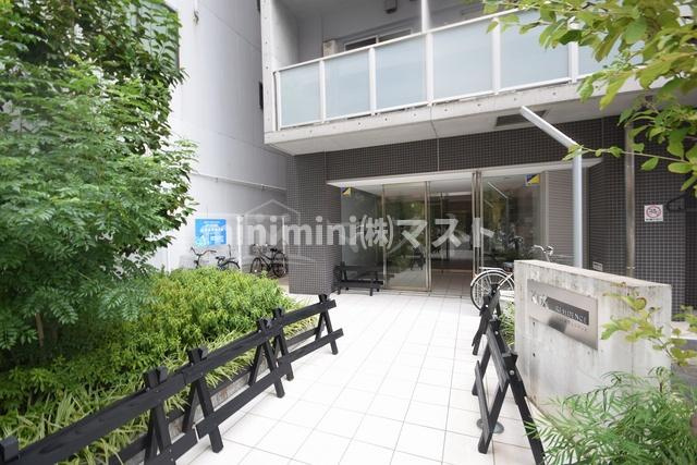 大阪市西区新町４丁目の賃貸マンションのエントランス