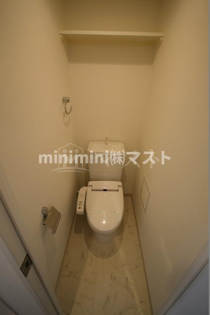 大阪市西区新町４丁目の賃貸マンションのトイレ