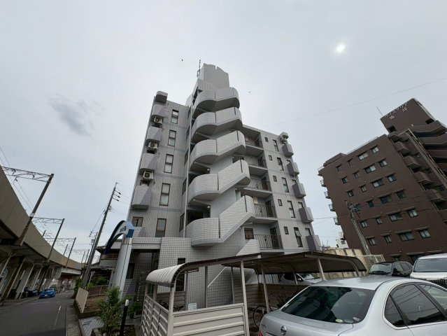 サンヒルズビルの外観