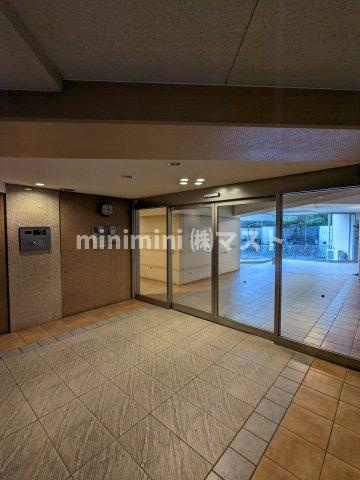 大阪市西区立売堀６丁目の賃貸マンションのエントランス