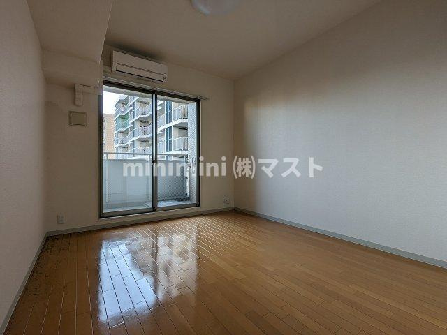 大阪市西区立売堀６丁目の賃貸マンションの居間・リビング