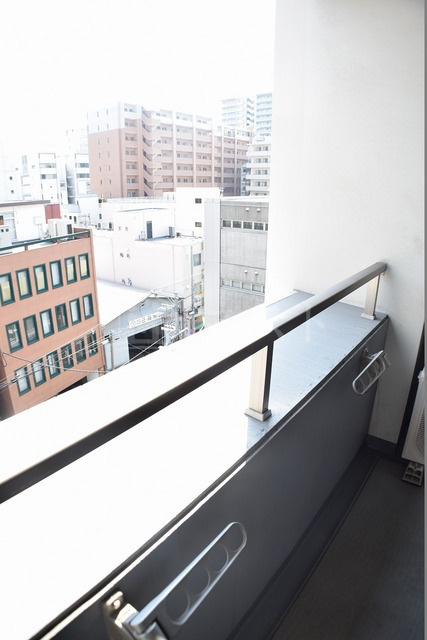 大阪市西区立売堀２丁目の賃貸マンションのバルコニー
