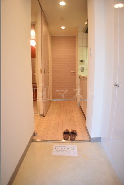 大阪市西区立売堀２丁目の賃貸マンションの玄関