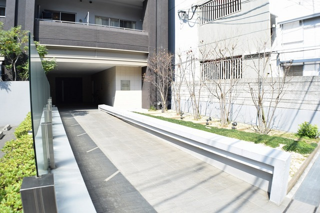 大阪市西区立売堀２丁目の賃貸マンションのエントランス