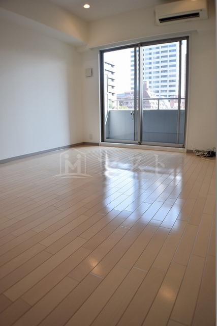 大阪市西区立売堀２丁目の賃貸マンションの居間・リビング