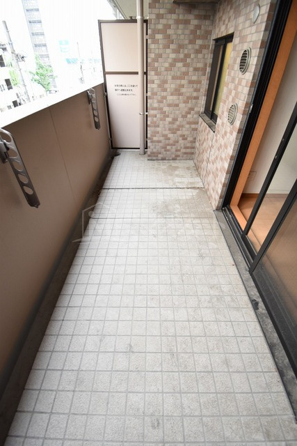 大阪市西区立売堀１丁目の賃貸マンションのバルコニー